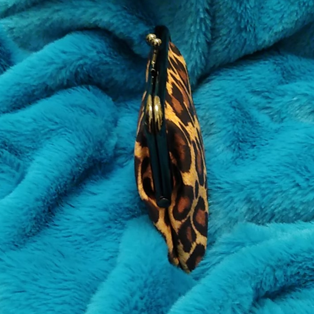 Leopard Coinpurse - Picture 6 of 8